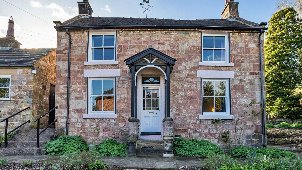 Tunstall House | Stunning villa for 6 guests with WIFI and parking