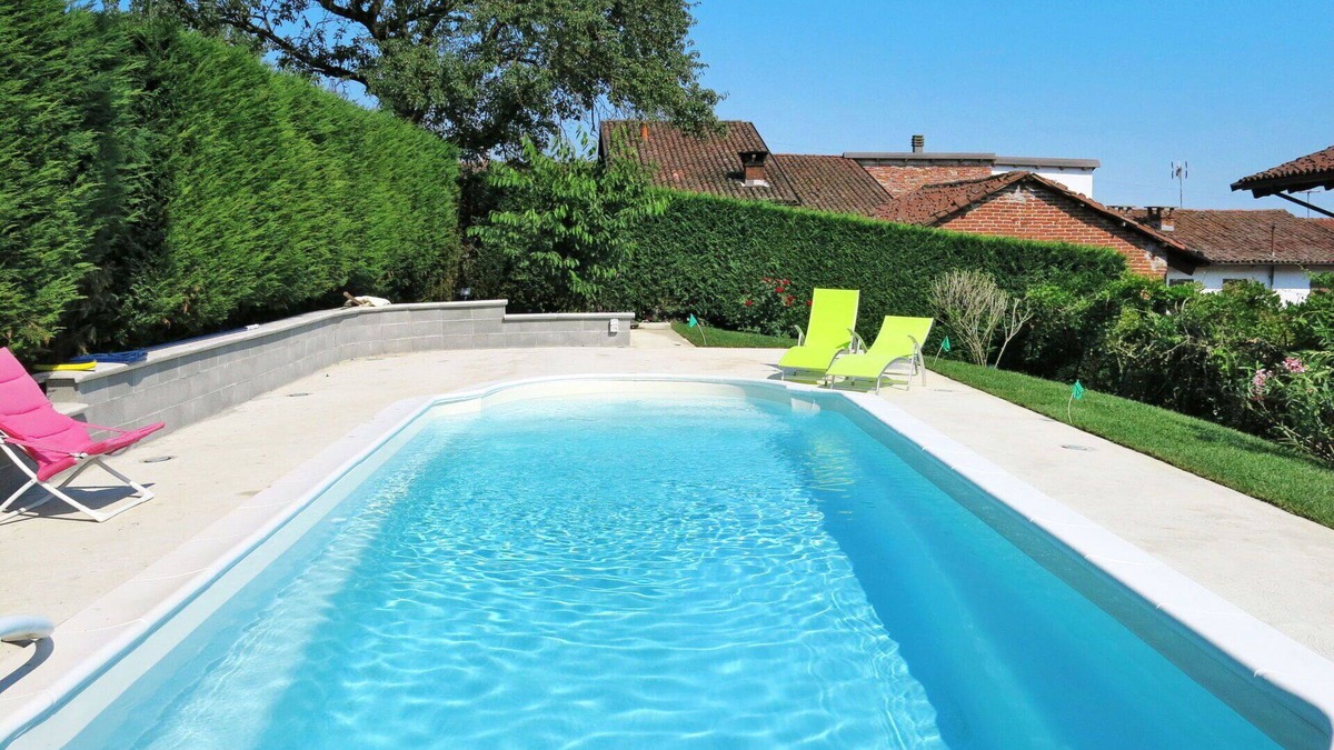 Asti House | Stunning villa for 8 guests with private pool, WIFI, TV, patio and parking