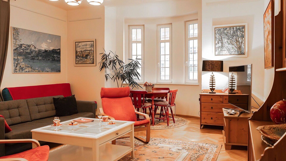 Prague 10 Villa | Stunning villa for 8 people with hot tub, WIFI, TV, pets allowed and parking