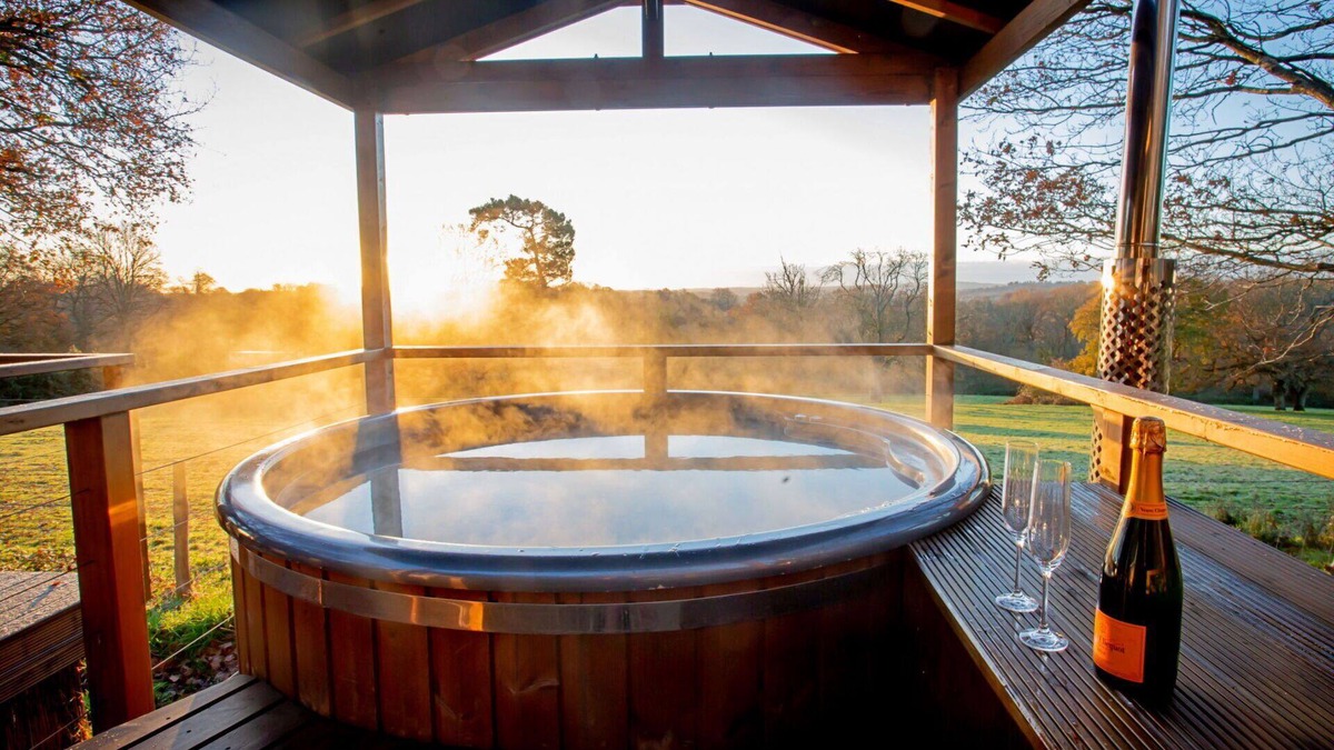 Chiddingstone Hoath House | Stunning villa for 4 guests with WIFI and parking