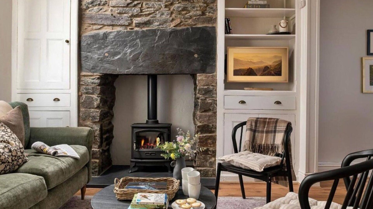 Rhiwbryfdir House | Stunning villa for 6 guests with WIFI, terrace, pets allowed and parking