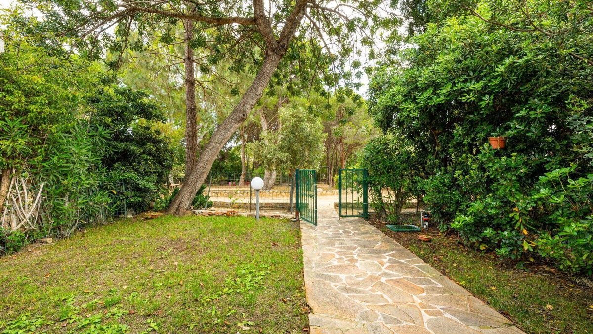 Villaggio Mandorli House | Stunning villa for 6 guests with A/C, TV, patio and parking