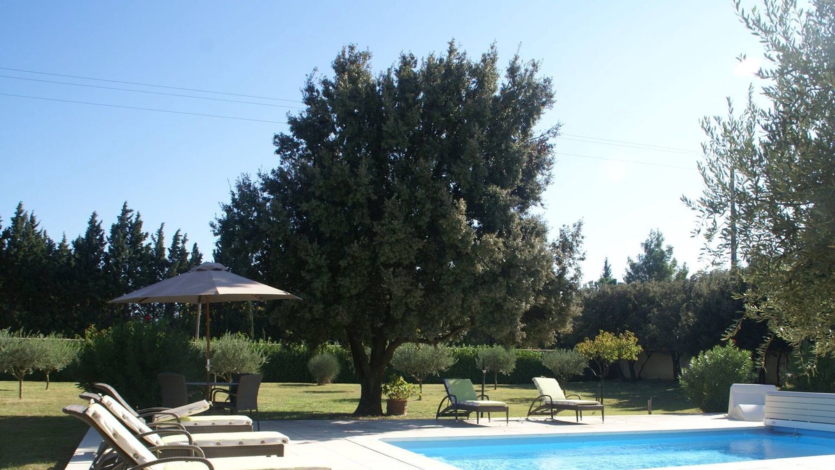 Sorgues Villa | Stunning Villa in Sorgues with Swimming Pool