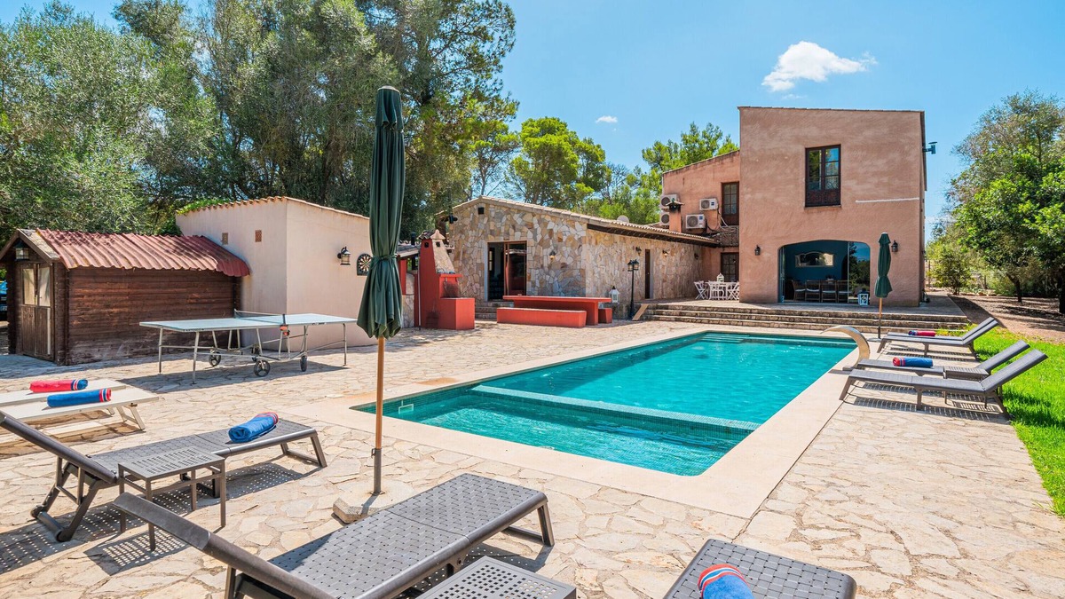 Algaida Villa | Stunning Villa Son French with Mountain View, Wi-Fi