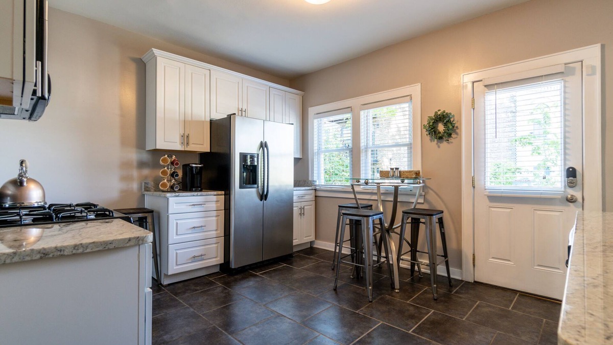 Lower East Side House | Stunning Vintage/Modern Brady St Home! Very Walkable, Deck, Fire Pit, Great Find