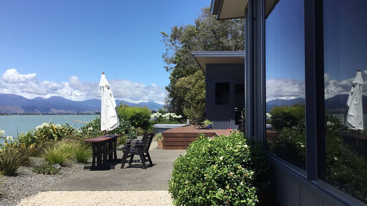 Mapua House | Stunning water front executive home Mapua Channel
