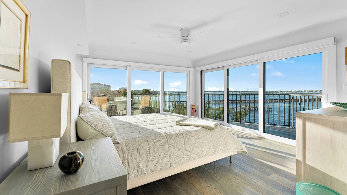 Bradenton Condo | Stunning Waterfront 2-bedroom condo with AC, WiFi on the Riverwalk in Bradenton