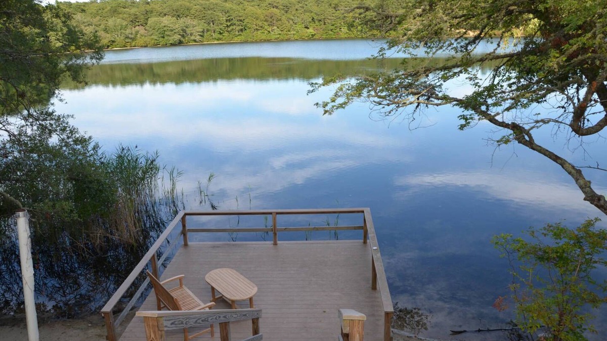 Dennis Cottage | ⭐️ STUNNING WATERFRONT ⭐️Pet Friendly 3BDRM/2BTH*FIREPIT*KAYAKS*GAS FIREPLACE*