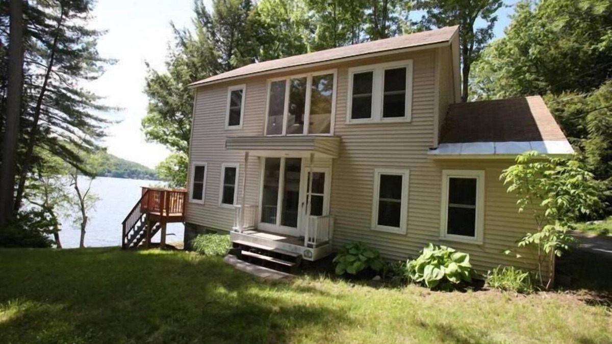 New London Cottage | Stunning waterfront view