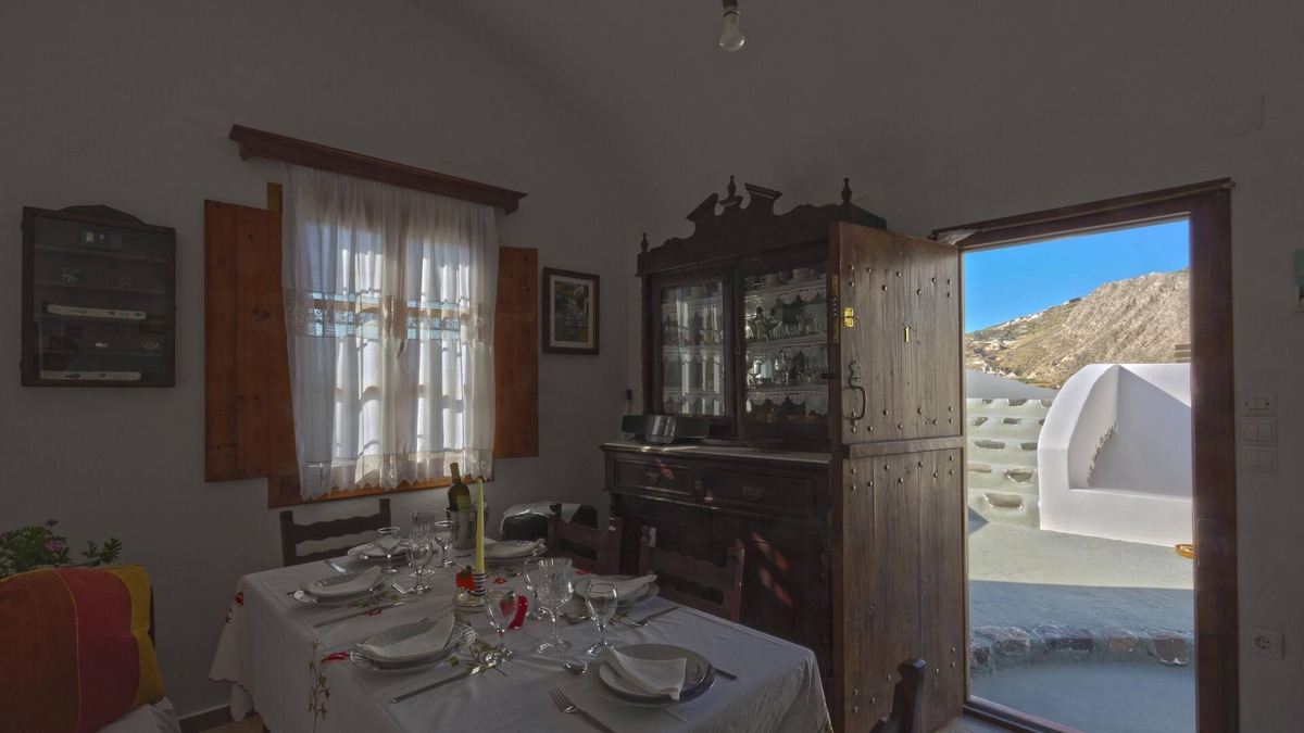Emporio House | stunning windmill villa