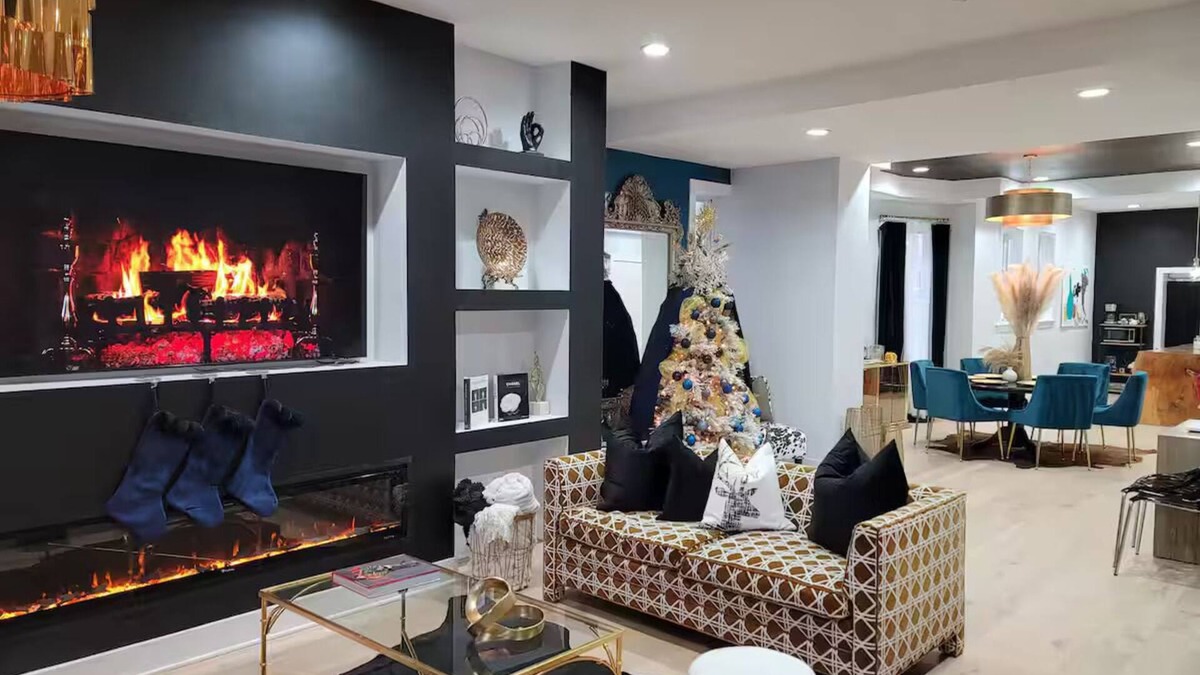 Northwest Philadelphia House | Stunningly Designed Residential with 2 Fireplaces