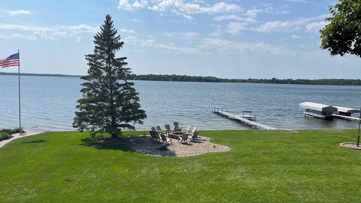 Alexandria House | Stupendous Lake Ida Home on the Water and close to Carlos Creek Winery. Lic2061