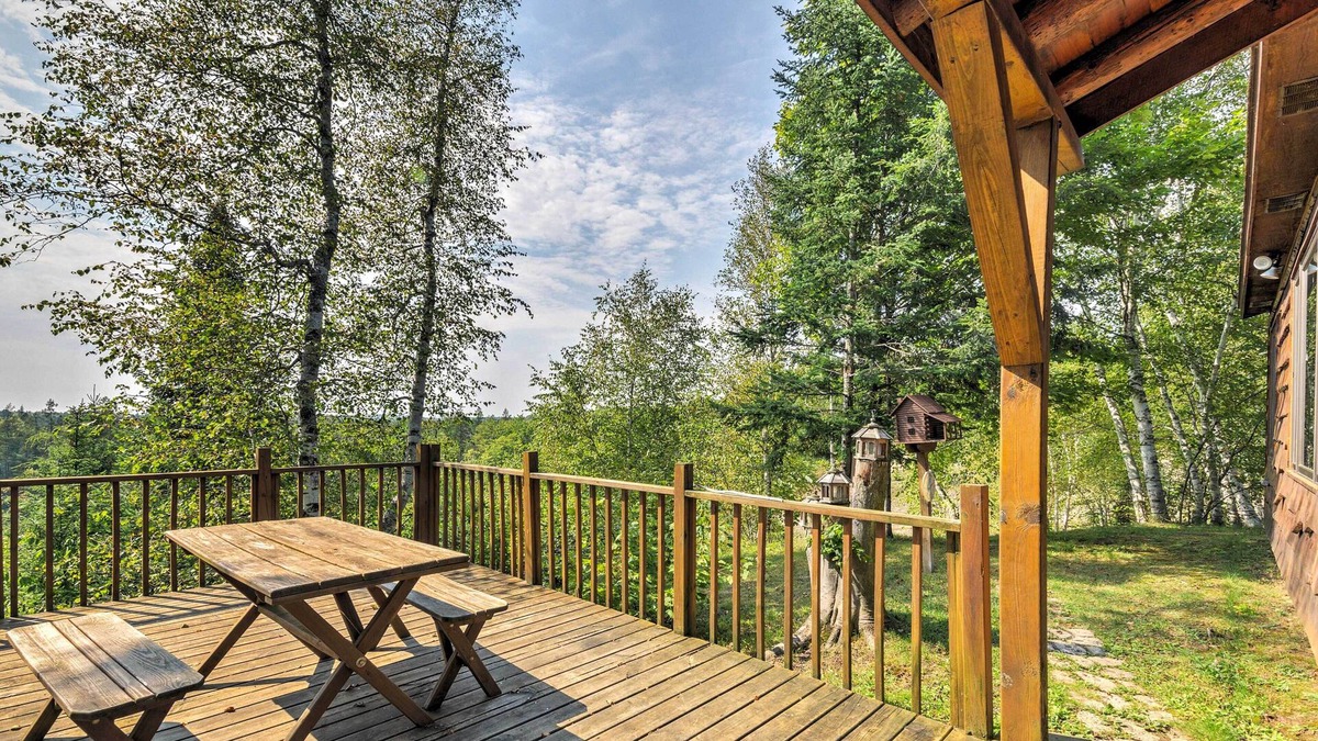 Steuben Cabin | 'Stutts Creek Retreat' - Quaint Cabin w/ Fire Pit!
