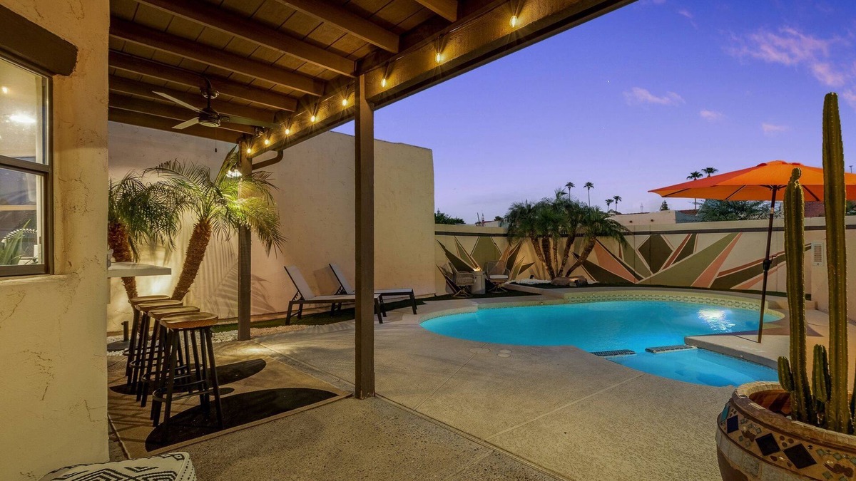 Candlelight Estates House | Style meets comfort in this ultimate , centrally located Mesa getaway.
