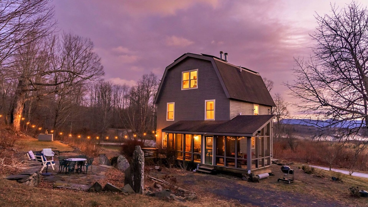 Medusa Other | Stylin' Solar Farmhouse! Hot Tub + Sauna Set on17 Acres, n🐕Friendly, Level1EVnn