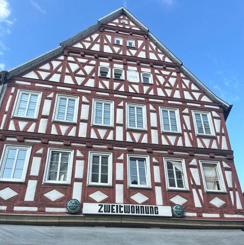 Leonberg Apartment | Stylisches Apartment mit großem Tageslichbad am Marktplatz