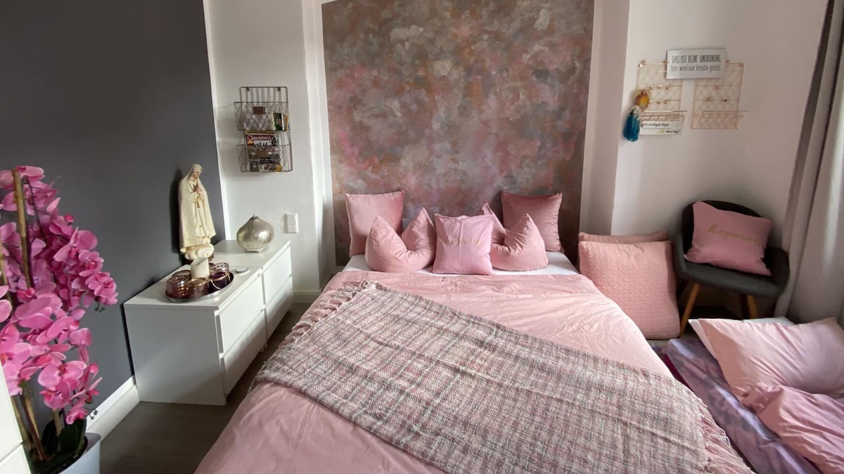 Weibern Apartment | Stylisches Zimmer mit Ensuite Bad