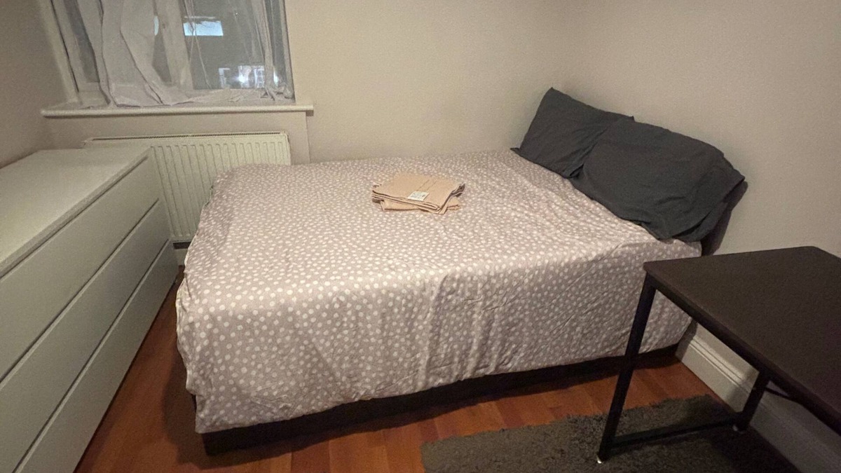 Hatch End Apartment | Stylish 1-Bed Apartment- Sleeps 3 w/Central Links
