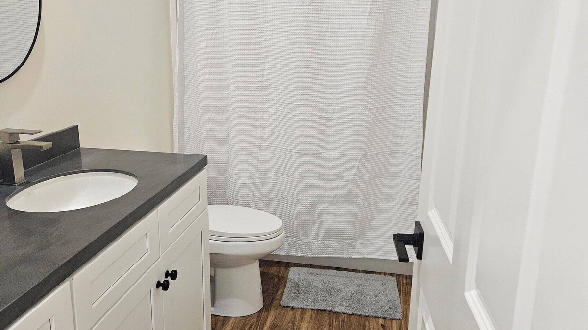 Elizabethtown Apartment | Stylish 1-Bedroom Apartment with New Furnishings Near Etown College