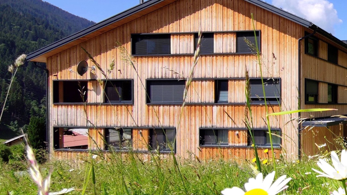 Wald am Arlberg Apartment | Stylish 115m² apartment with sauna & balcony