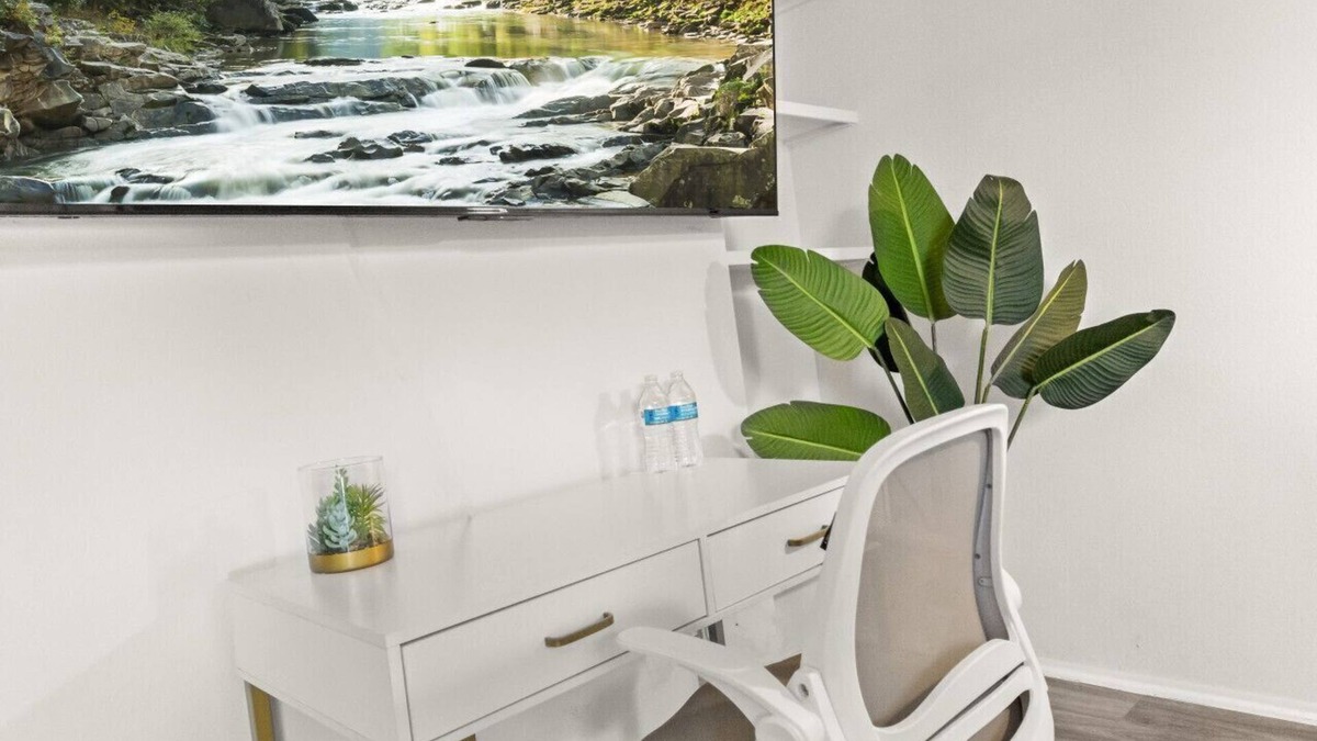 Peaceful Valley Apartment | Stylish 1B1B Oldtown Scottsdale