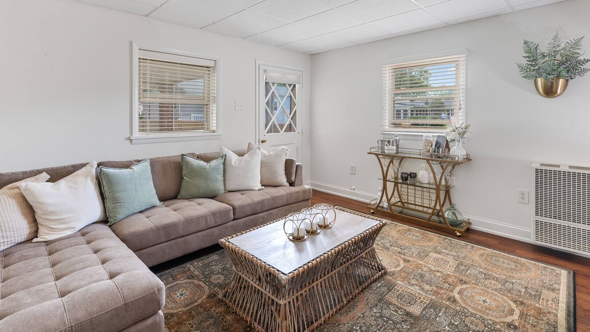 Village Green Apartment | Stylish 1BR Apartment in Cape May