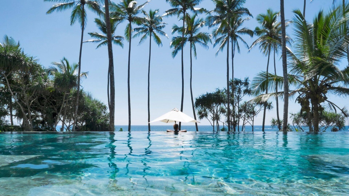 Pelena Villa | Stylish 1BR beach villa fully staffed Infinity Pool