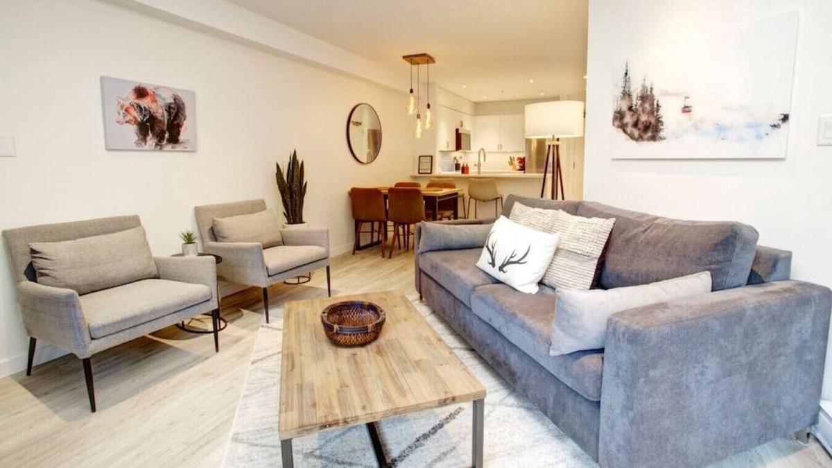 Whistler Creekside Condo | Stylish 1BR-King:Sleeps 6 Comfortably,Hot Tub, Pool & Near Everything-!