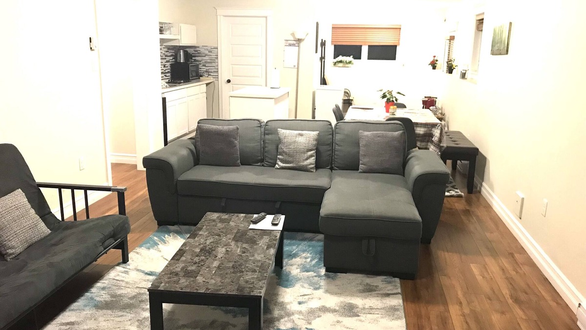 Halifax House | Stylish 1BR unit in Bedford, only 15 min to downtown Halifax. Near shopping area
