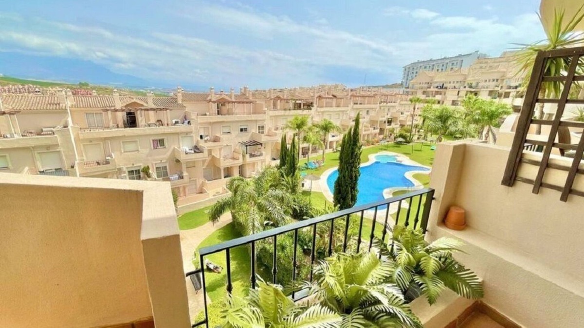 Castillo de Sabinillas Apartment | Stylish 2 bed 2 bath property on Duquesa Fairways , 2 terraces, heated pool