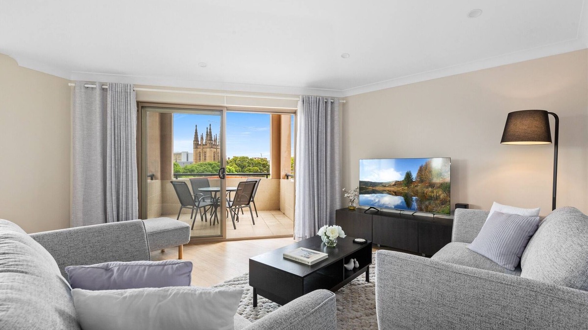 Camperdown Apartment | Stylish 2-Bed Camperdown Apartment with Balcony