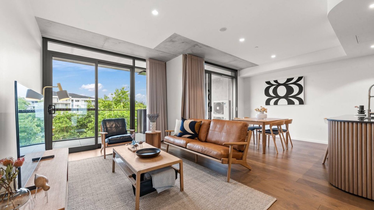 Braddon Apartment | Stylish 2-Bed in Braddon with Alfresco Dining