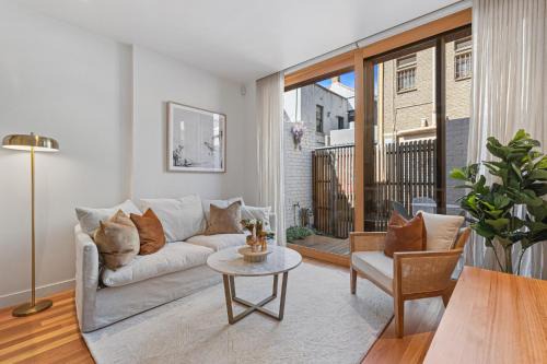 Carlton South House | Stylish 2-bed Victorian Terrace in Carlton