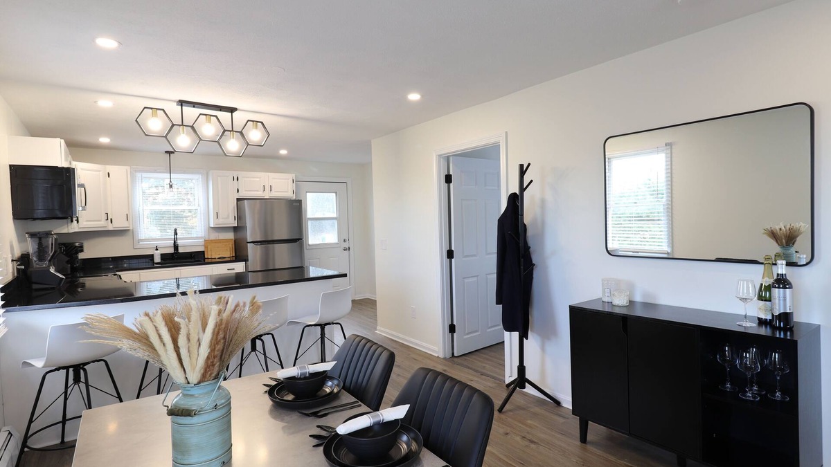 Providence Apartment | Stylish 2 Bedroom Apartment, Close to Everything!