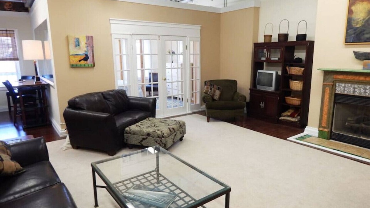 Salisbury Apartment | Stylish 2 bedroom 1 bath with riverfront views close to dining and downtown