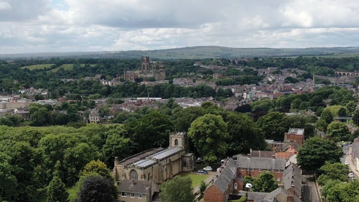 Durham House | Stylish 2-Bedroom, Sleeps 5, 10min walk to Durham City Center, Laundry & Parking