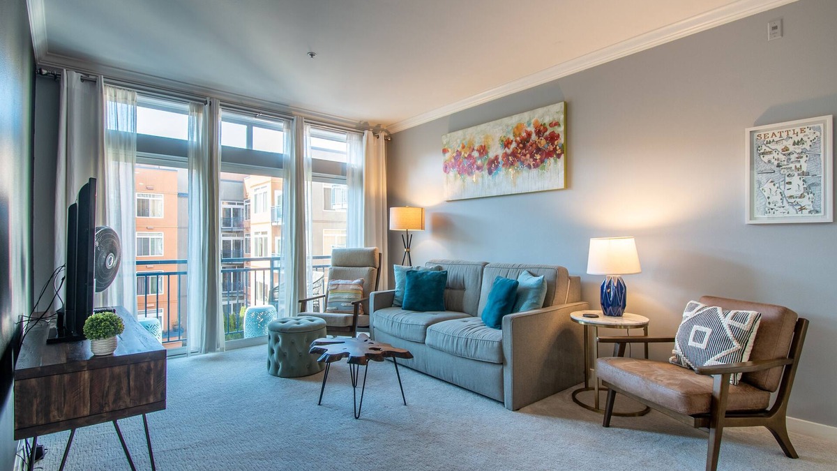 Belltown Condo | Stylish 2 BR, 2 BA in the Heart of the City!