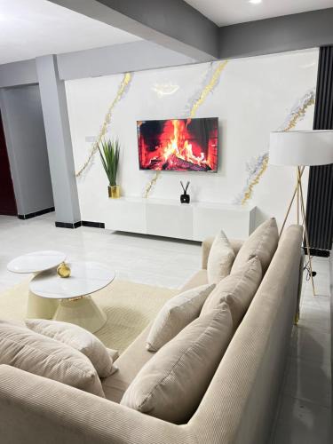 Masaki Apartment | Stylish 2 BR Masaki Retreat with POOl & GYM