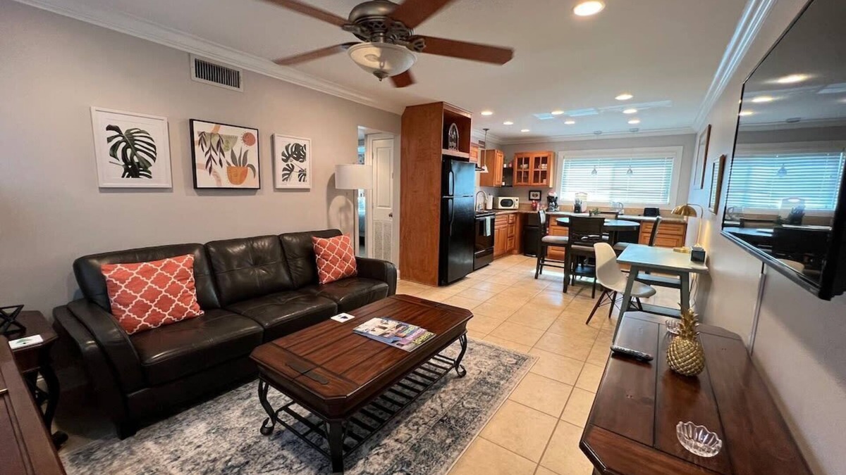 Highlands - Perkins Apartment | Stylish 2 br near LSU and pool laundry