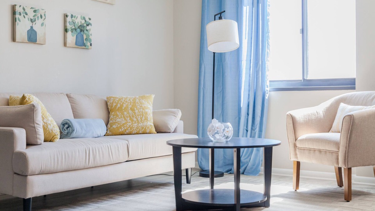 Downtown Hartford Apartment | Stylish 2 BR walkout Apartment in DT