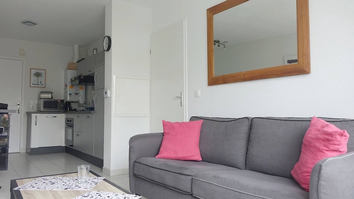 Sarzeau Apartment | Stylish 2-Room Apartment with Balcony, Parking & Wi-Fi near Sarzeau Centre