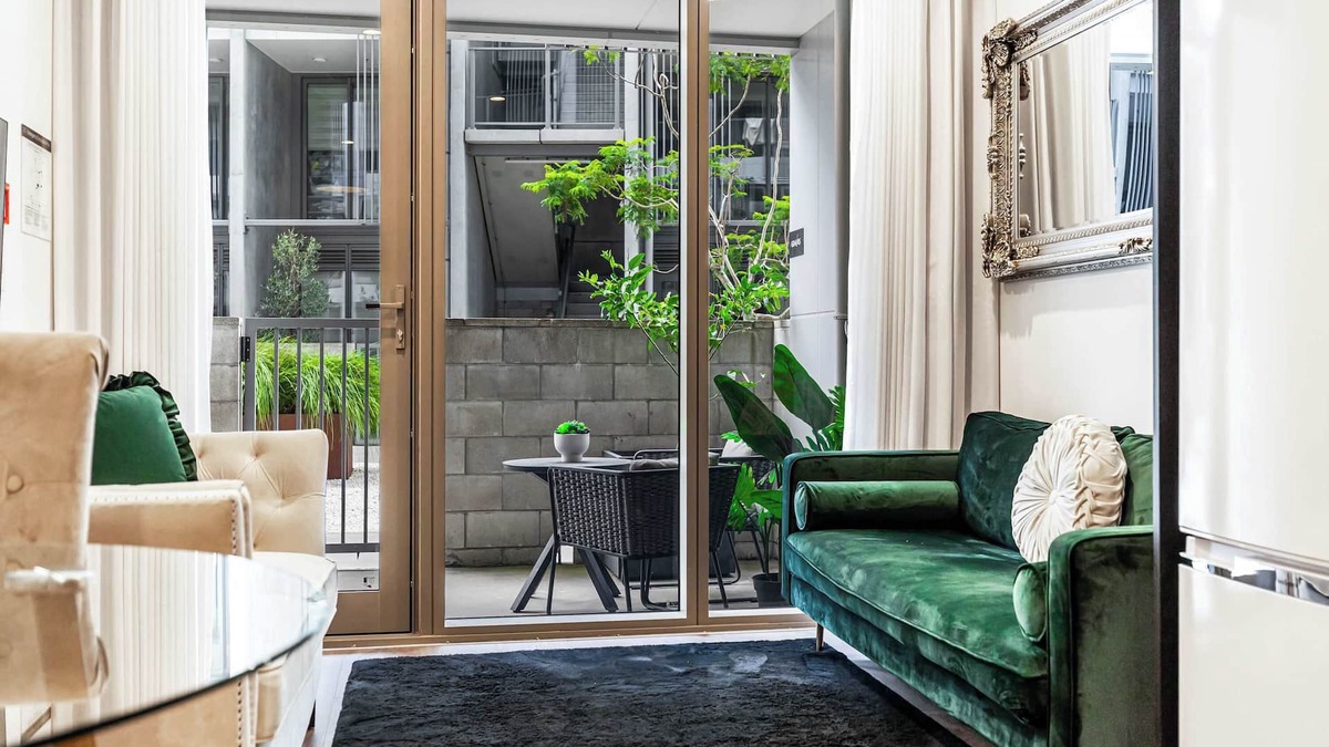 Auckland Central Business District Apartment | Stylish 2-Storey Retreat With Parking Zodiak Stays