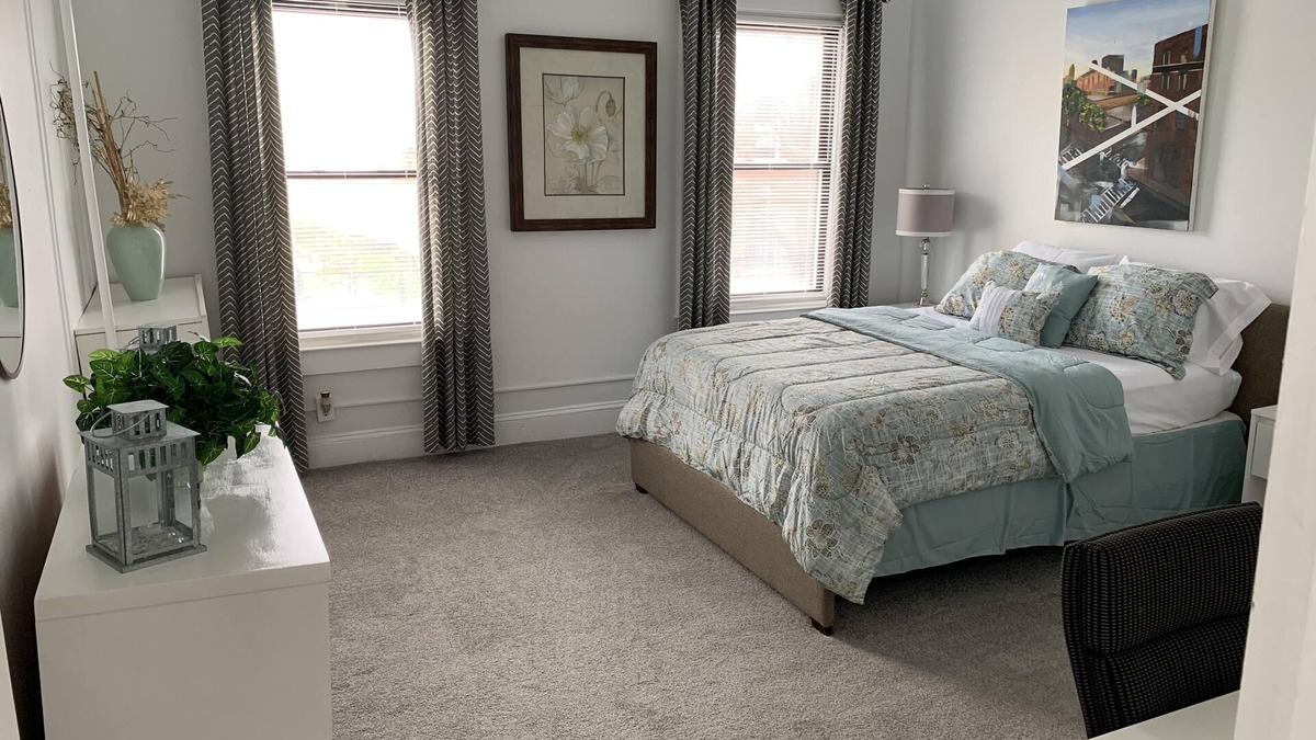 South Baltimore Apartment | Stylish 2BD 1BA apartment located in Federal Hill
