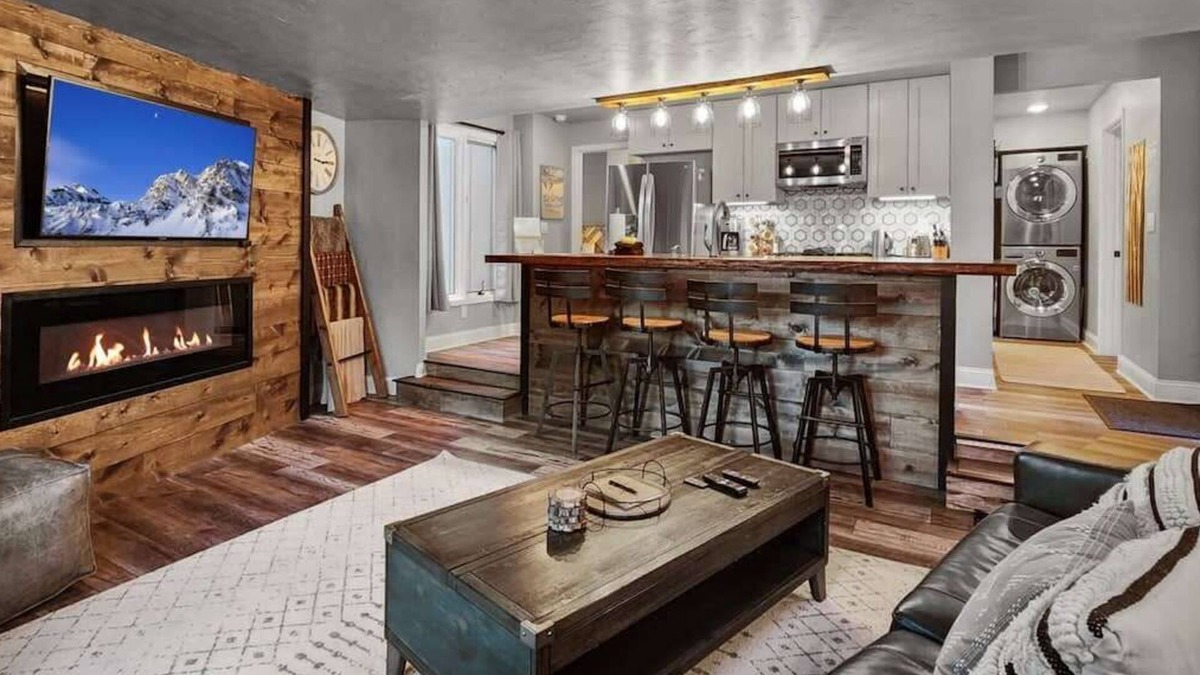 Peak 8 Condo | Stylish 2BD 5 Min to Ski Lift and Downtown