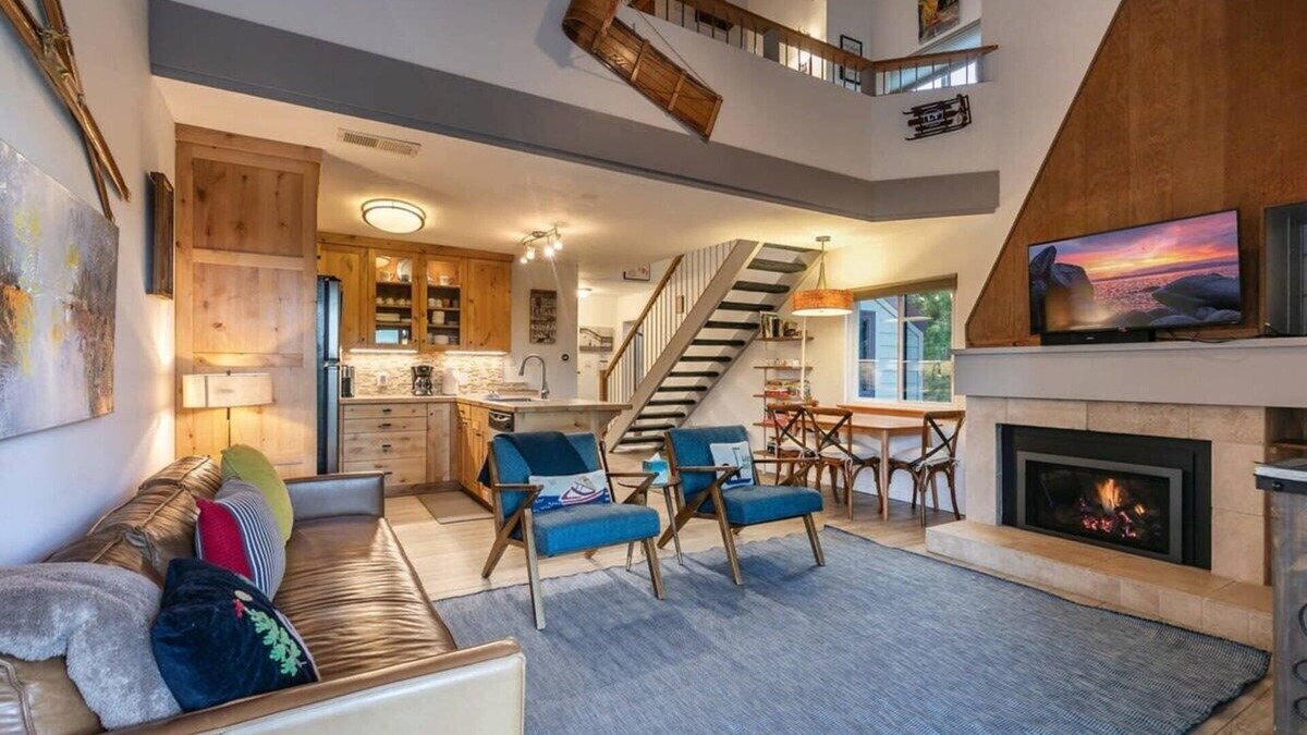 Carnelian Woods Condo | Stylish 2BD in Carnelian Bay