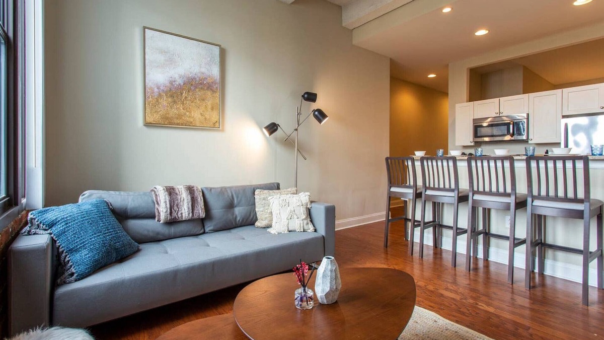 Newbold Condo | Stylish 2BR Apartment w Free onsite Parking, Gym, Full Kitchen