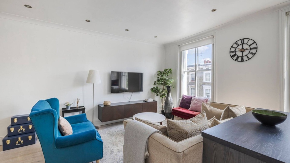 Redcliffe Apartment | Stylish 2BR Chelsea Penthouse w/Private Rooftop