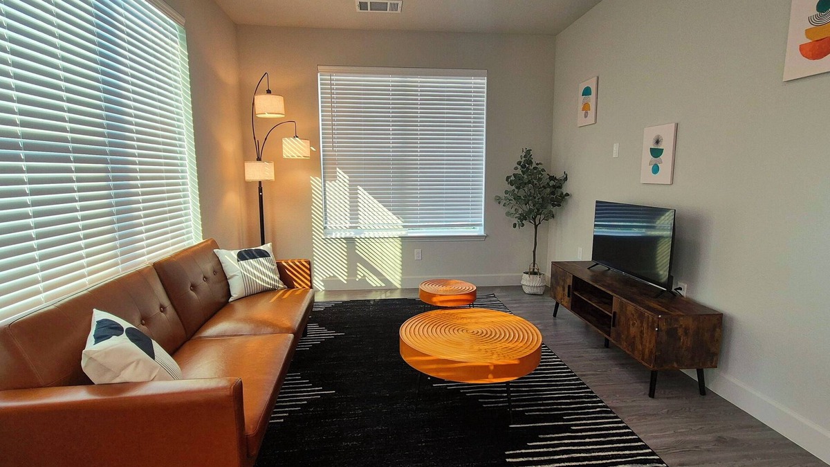 Mission Glen Estates Apartment | Stylish 2BR Gem in Gated Complex Near Sugar Land