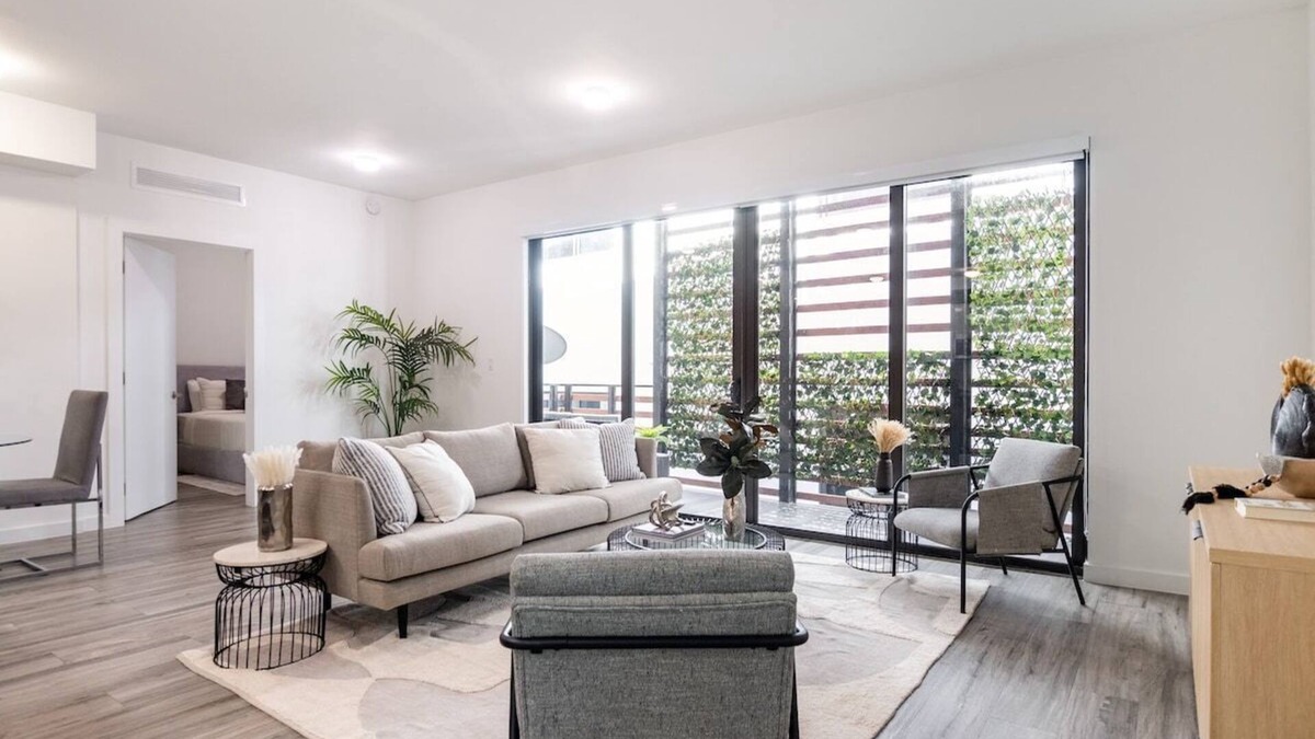 Coconut Grove Condo | Stylish 2BR Miami Condo with Private Balcony