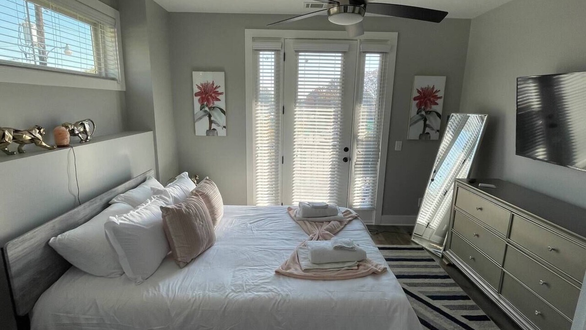 Dunean Apartment | Stylish 2BR Retreat w/Balcony in Secure Complex